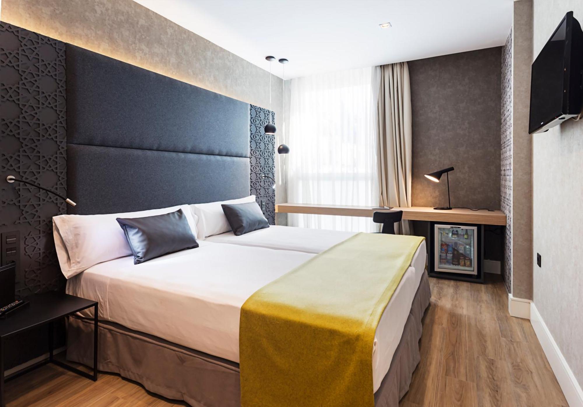 Catalonia Giralda Hotel Sevilla Szoba fotó