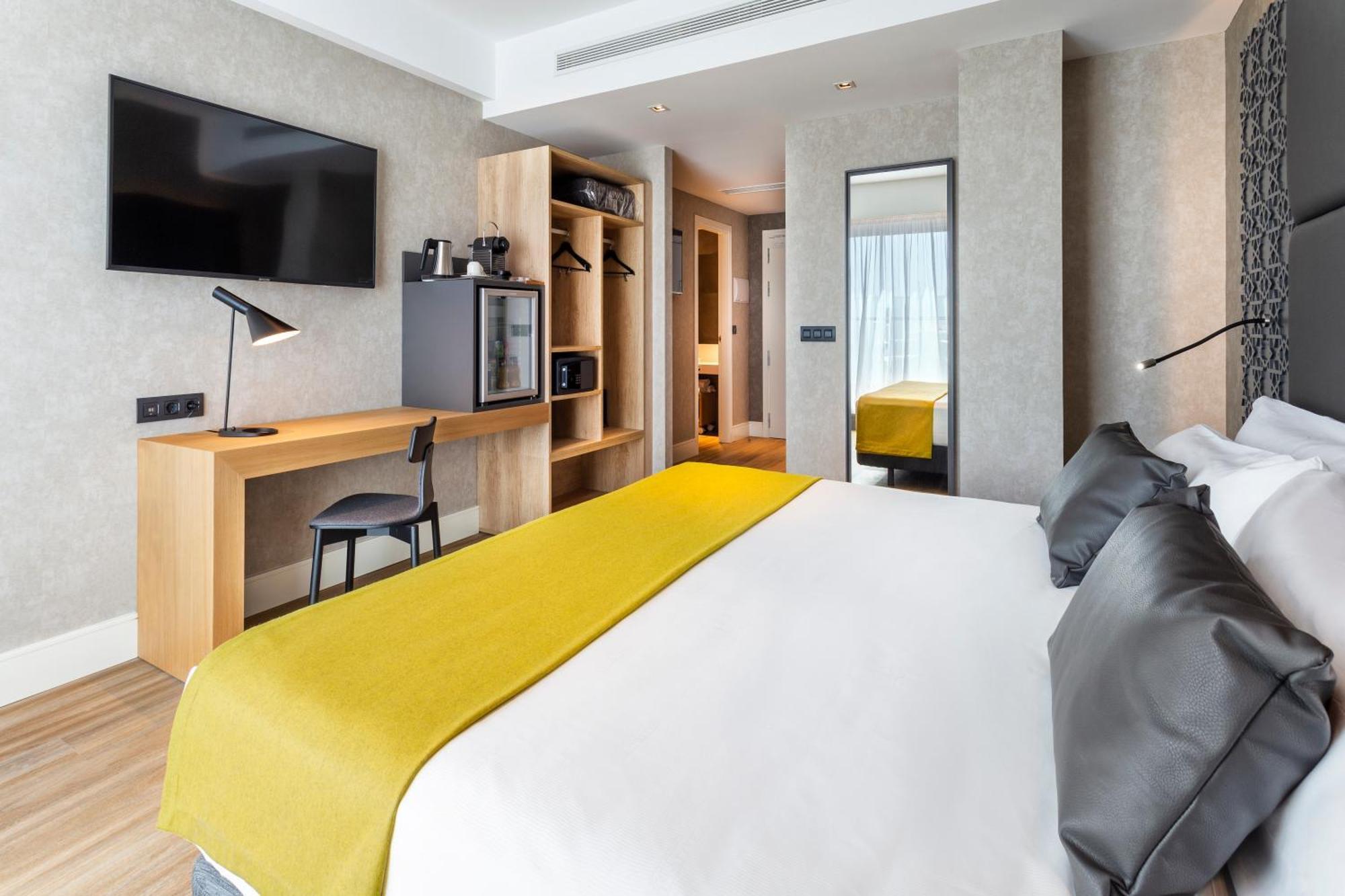 Catalonia Giralda Hotel Sevilla Szoba fotó